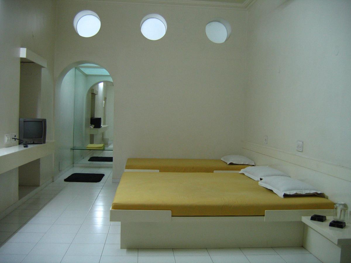 Hotel Plaza -Booking For Foreign Tourist- Jalgaon Экстерьер фото